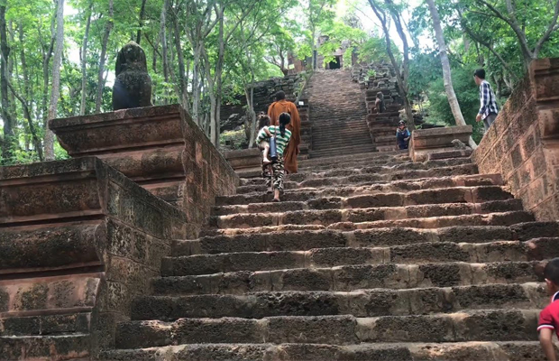 Wat Phnom Banan Battambang